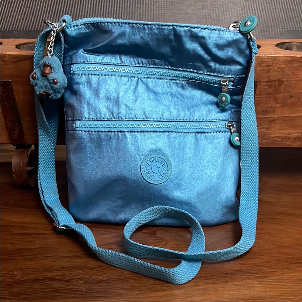 Kipling Blue Crossbody Bag with Adjustable Strap and Sporty Design